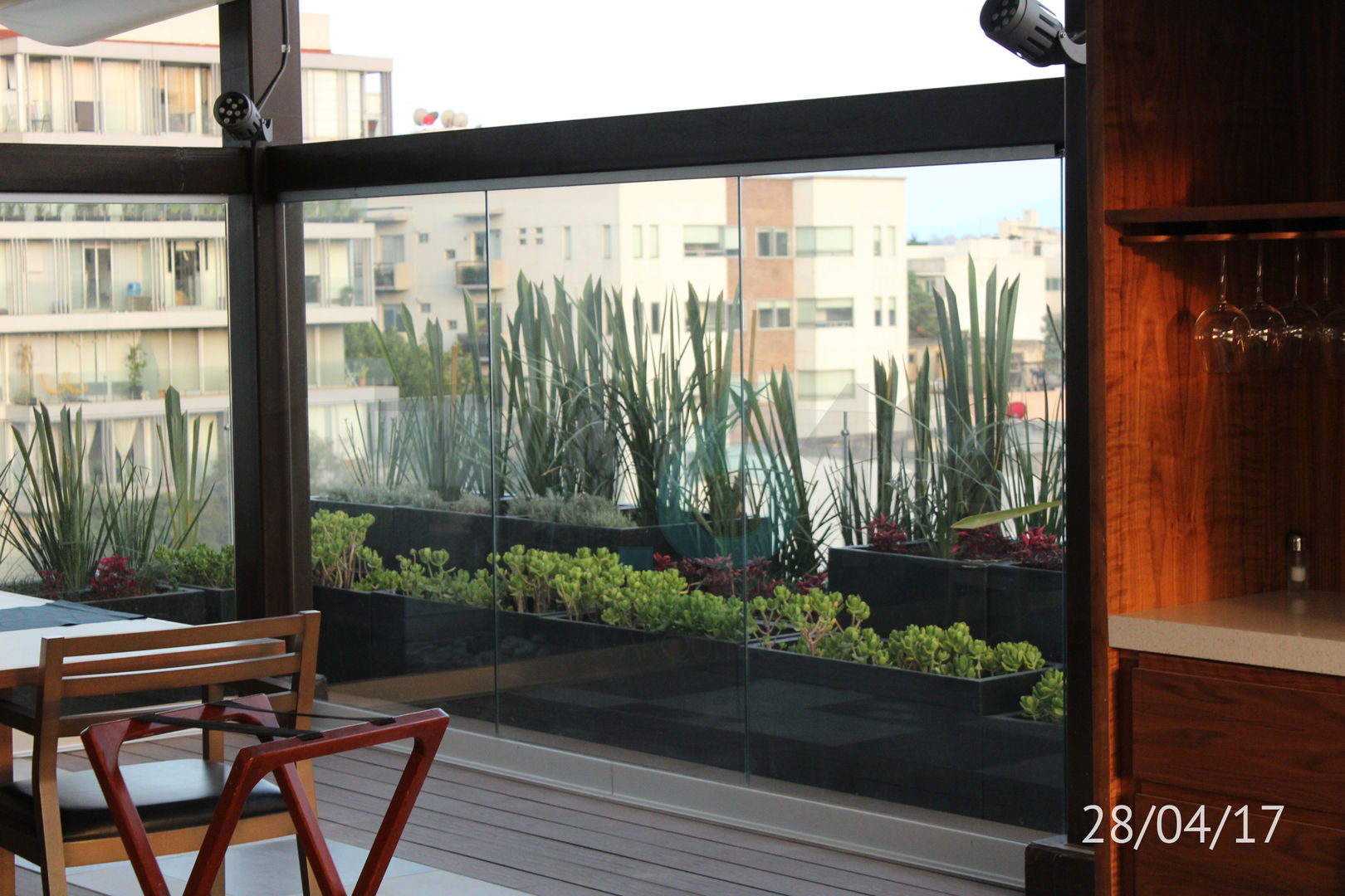 TERRAZAS -PAISAJE , TP618 TP618 Moderne balkons, veranda's en terrassen Hout Hout
