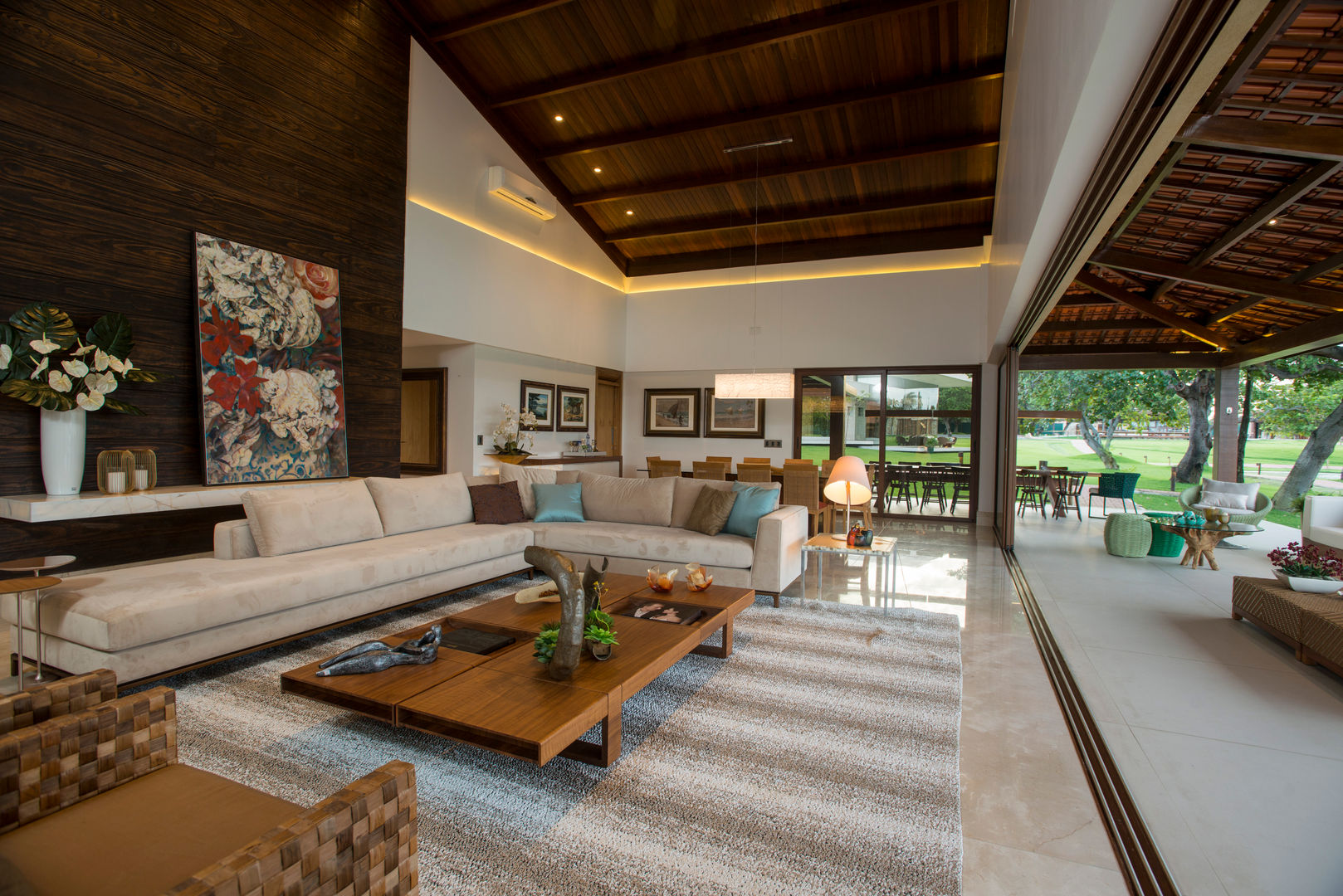 Residencia - 2017, Danielle Valente Arquitetura e Interiores Danielle Valente Arquitetura e Interiores Modern living room