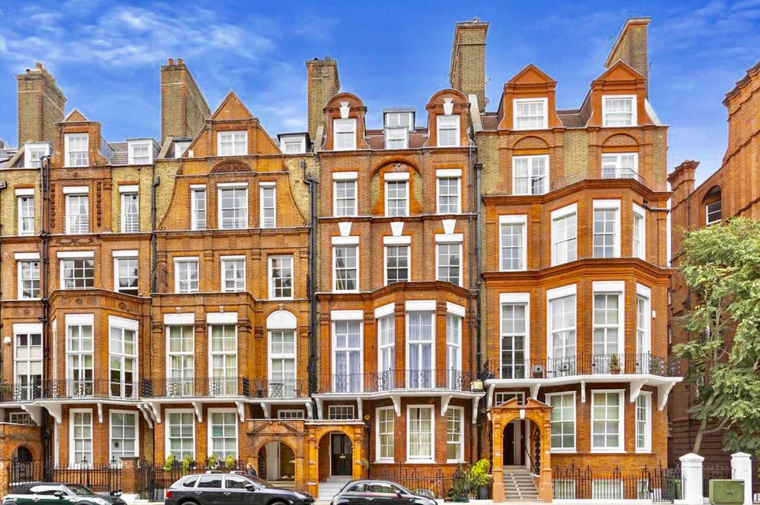 Knightsbridge, London - Residential, Peach Studio Peach Studio Villa a schiera Laterizio Town house,brickwork,balcony