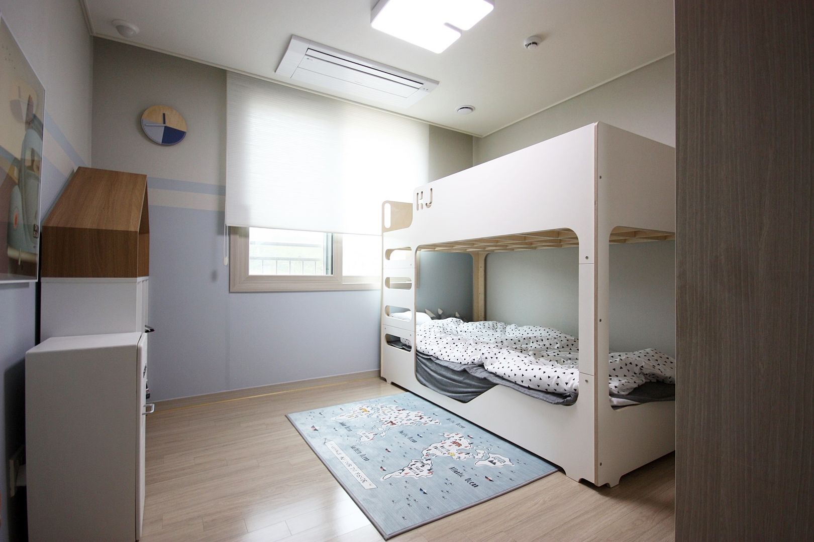 김포 32평 시공을 최소화한 새아파트 홈스타일링, homelatte homelatte غرفة الاطفال