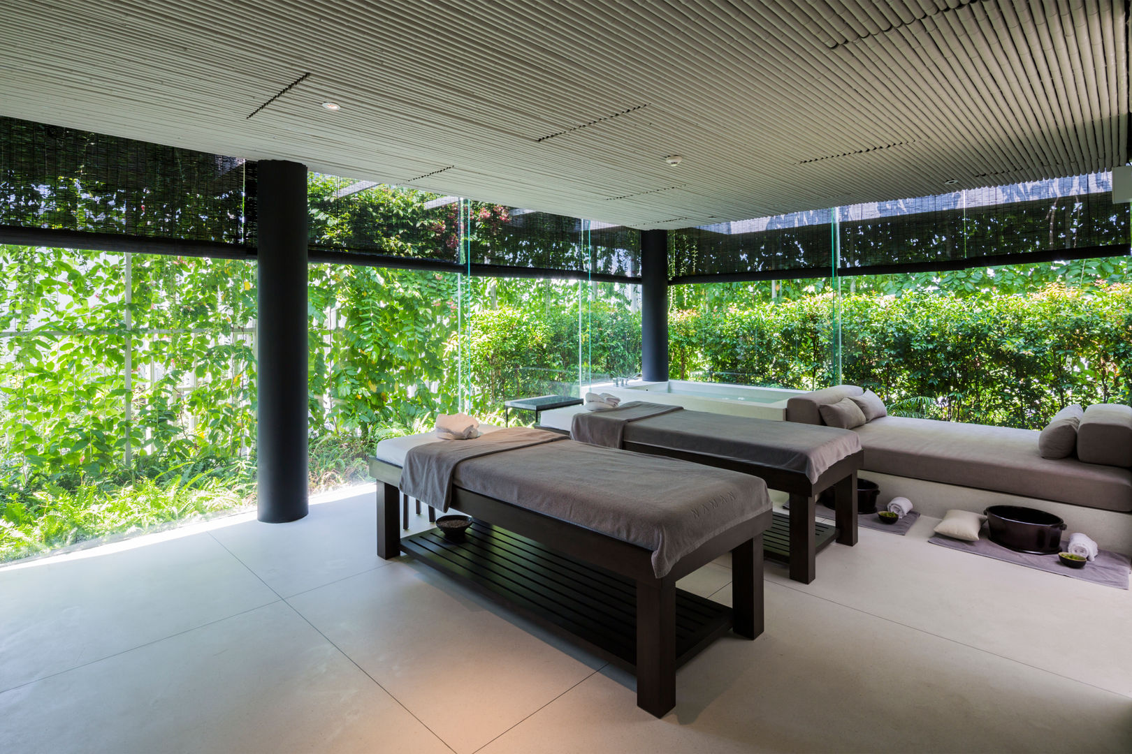 Naman Retreat Pure Spa, MIA Design Studio MIA Design Studio Commercial spaces Commercial Spaces