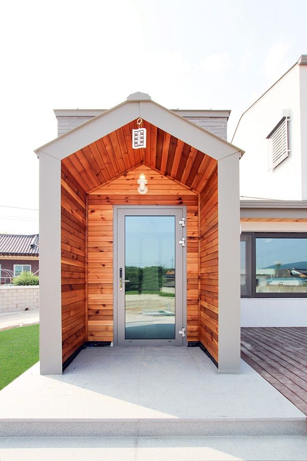 homify Modern style doors