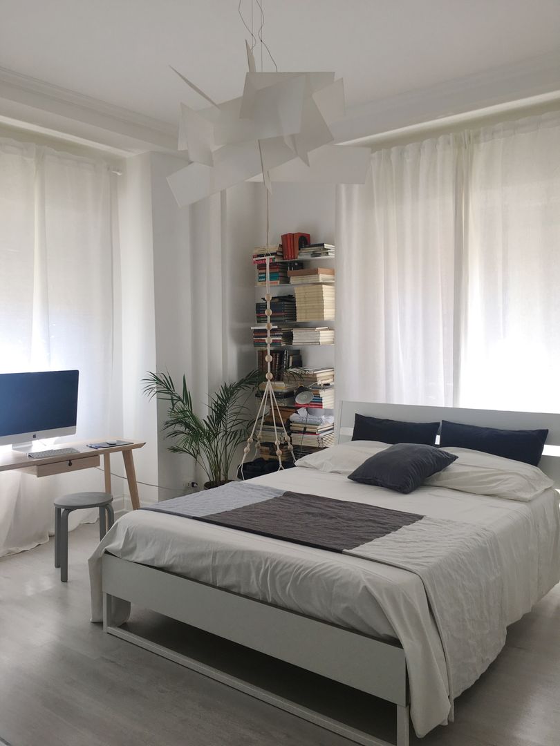 Mini appartamento in grigio, Home Lifting Home Lifting Scandinavian style bedroom