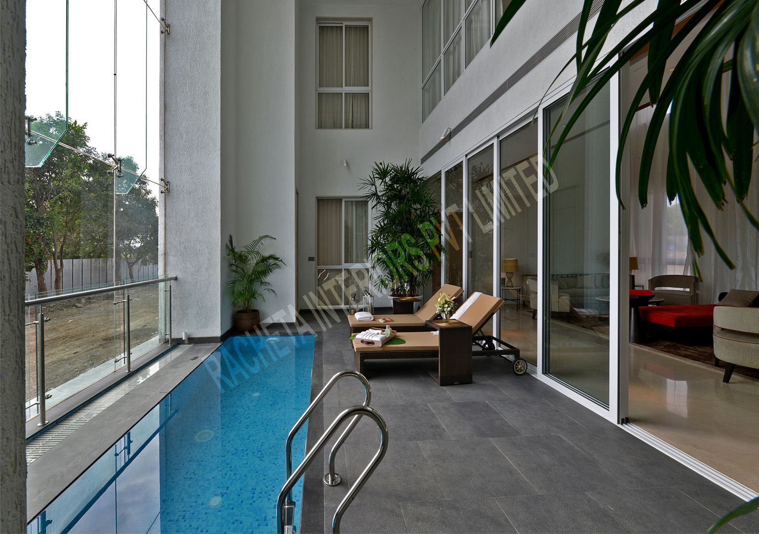 Residence at Pune, Racheta Interiors Pvt Limited Racheta Interiors Pvt Limited Hồ bơi phong cách hiện đại