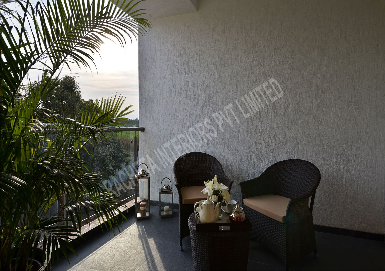 Residence at Pune, Racheta Interiors Pvt Limited Racheta Interiors Pvt Limited Modern terrace