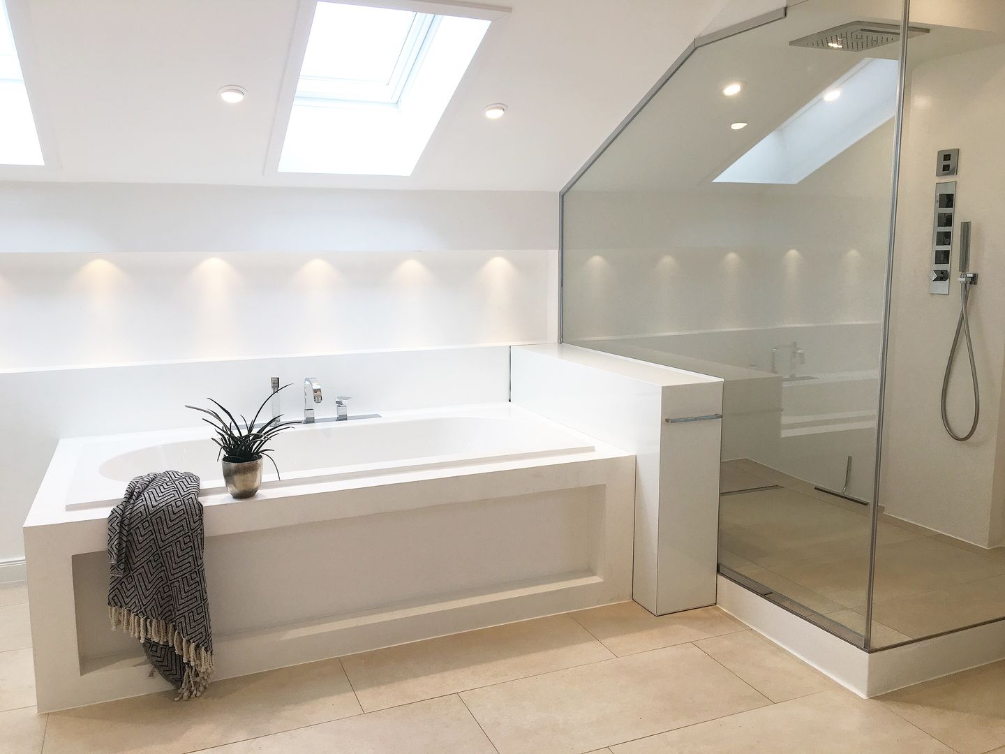 Badezimmer, Langmayer Immobilien & Home Staging Langmayer Immobilien & Home Staging Minimalist style bathrooms