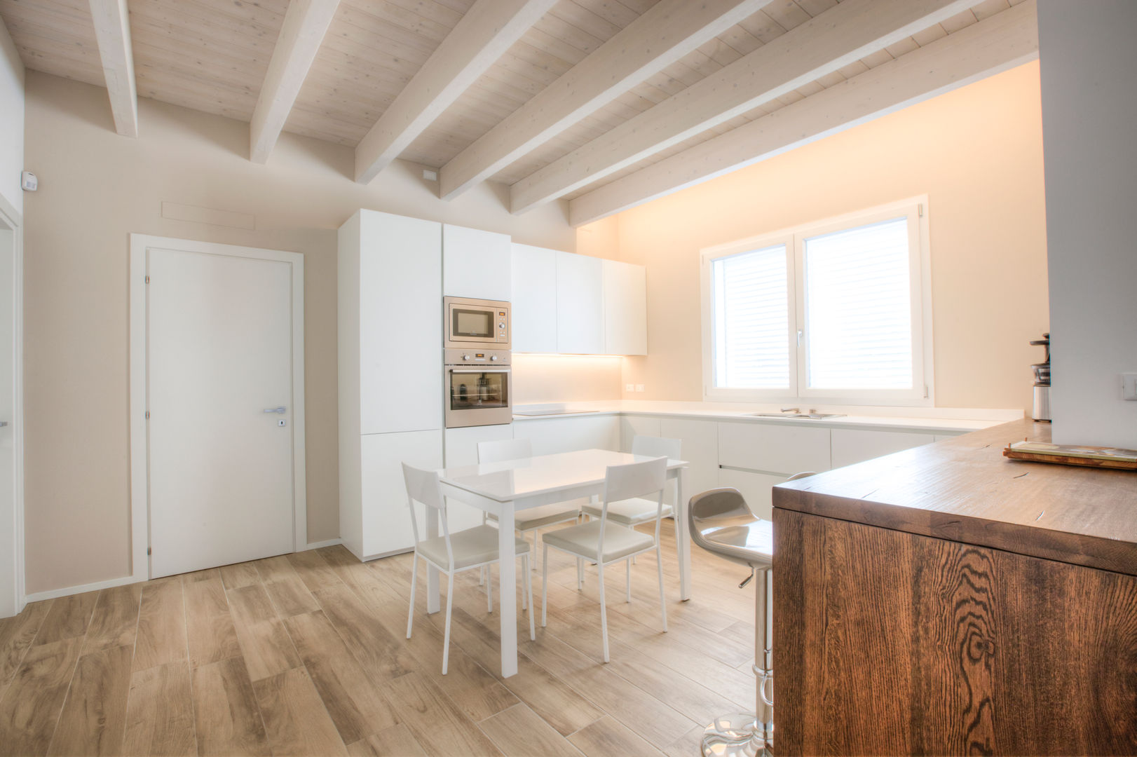 Casa in legno Villa Conti, Progettolegno srl Progettolegno srl Cuisine intégrée Bois Effet bois