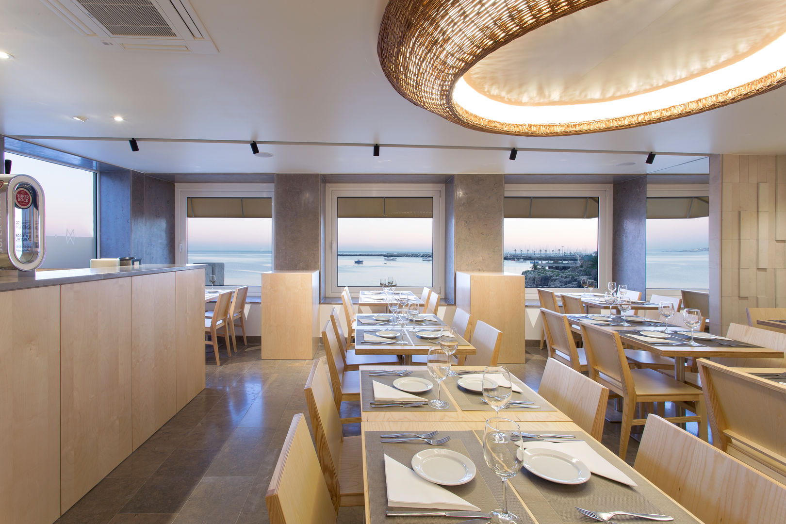 Restaurante M.A.R. Cascais, atelier B-L atelier B-L 상업공간 합판 레스토랑