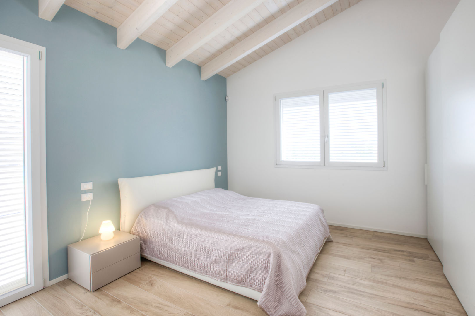 Casa in legno Villa Conti, Progettolegno srl Progettolegno srl Modern Bedroom Wood Wood effect