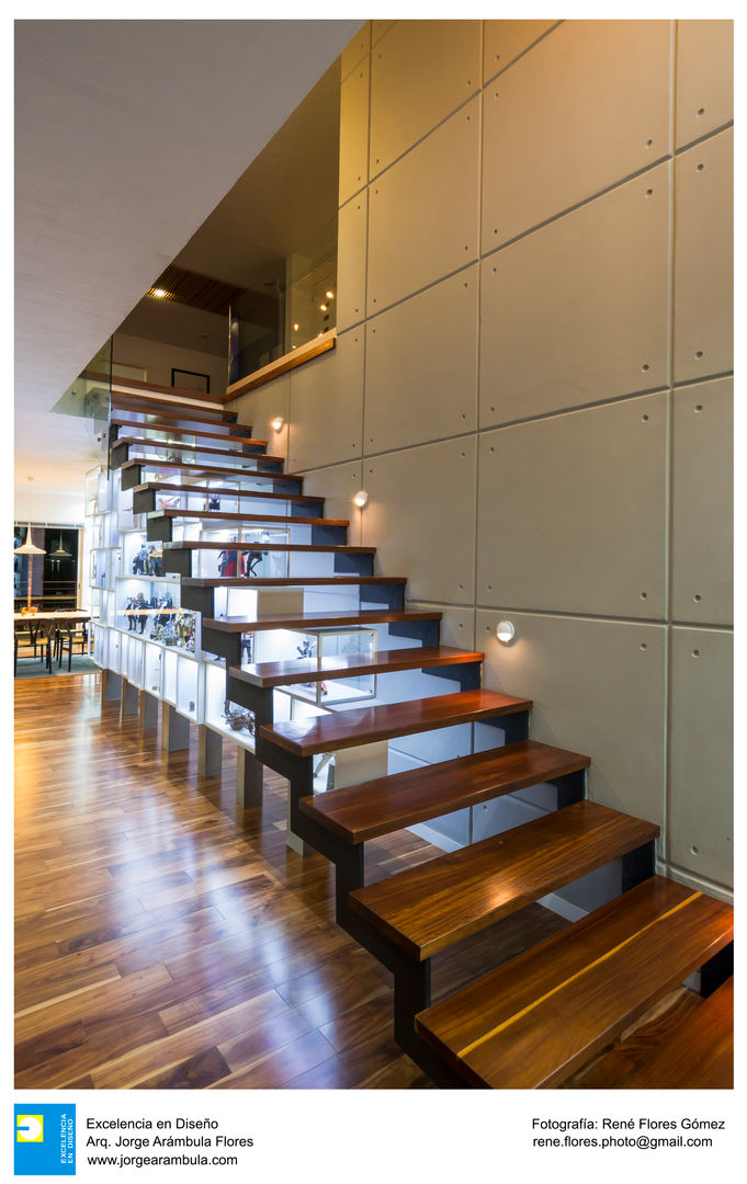 Casa Vista Lago, Excelencia en Diseño Excelencia en Diseño Corredores, halls e escadas modernos Madeira Acabamento em madeira