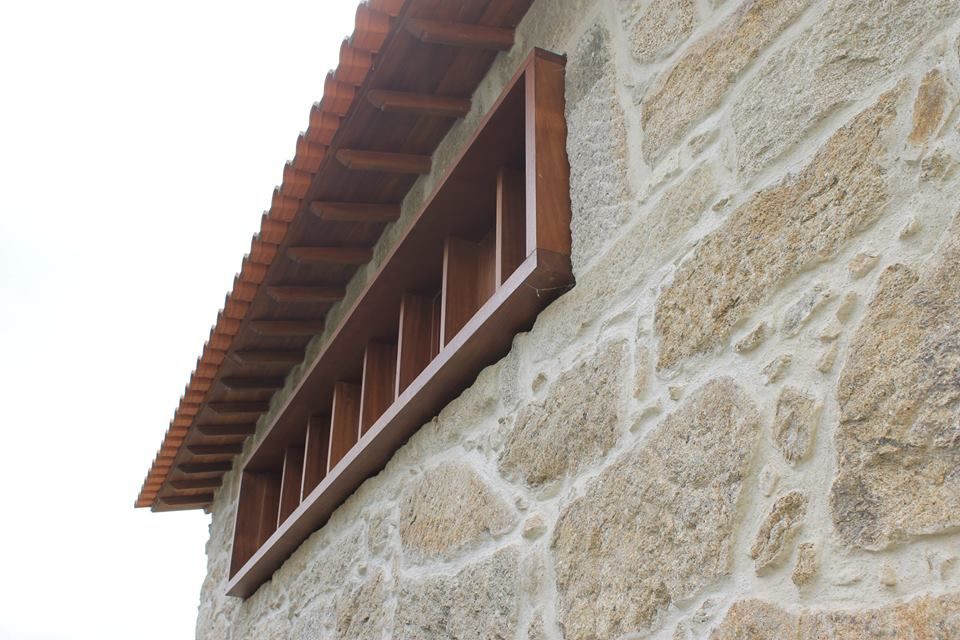 Reabilitação Moradia, PRINCA PRINCA Rustic style house