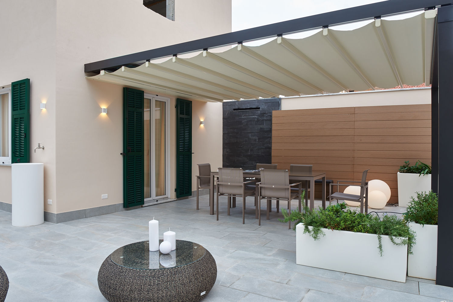 Pérgola impermeable. Usa tu terraza todos el año - HNG