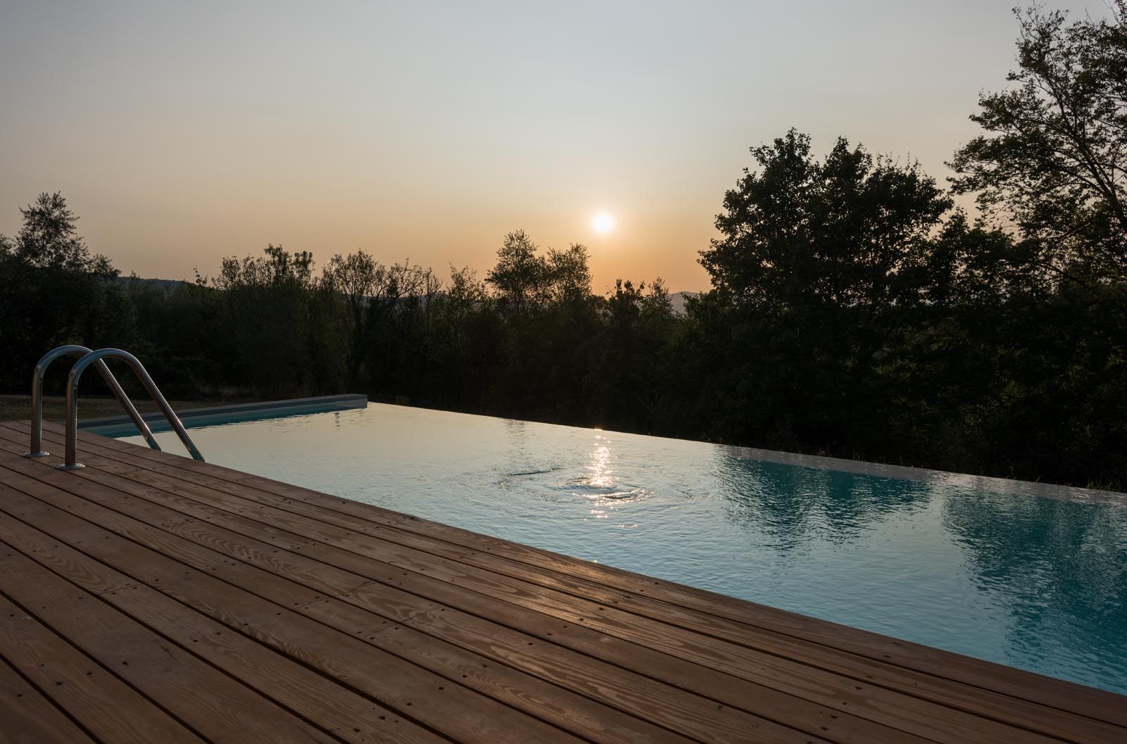Ristrutturazione di una villa con inserimento nuova piscina a Firenze, de vita e fici architetti associati de vita e fici architetti associati Infinity pool