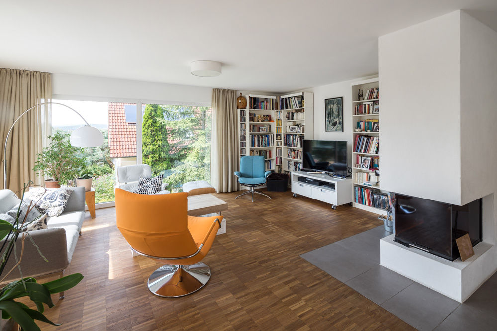 Moderne Flachdachvilla im Bauhausstil mit architektonischen Highlights wir leben haus - Bauunternehmen in Bayern Moderne Wohnzimmer wohnen