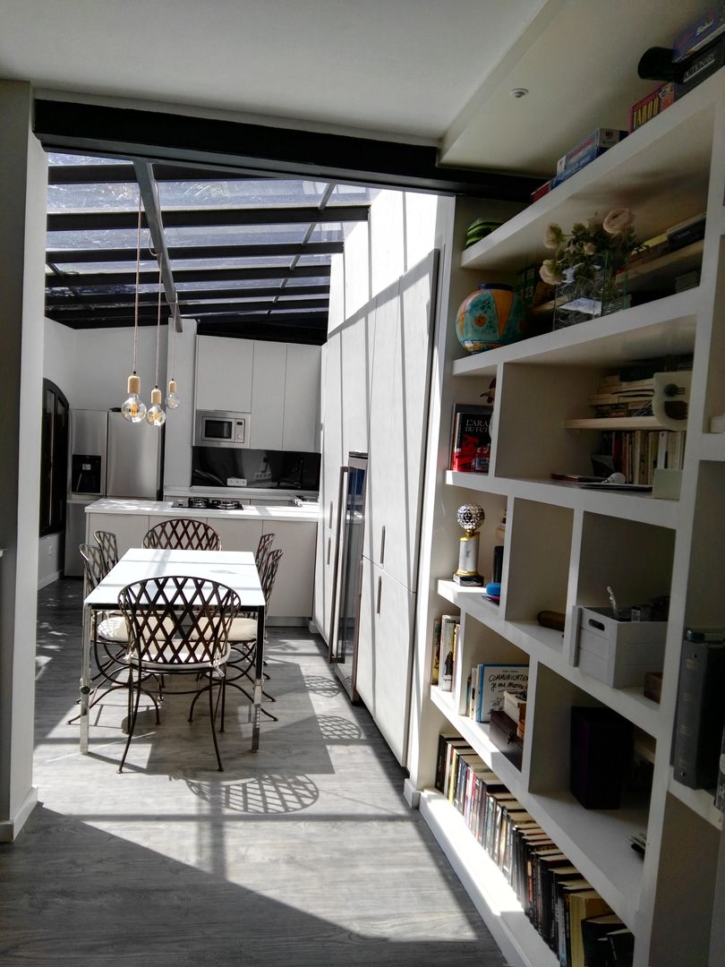 Cocinando con vistas, Estudio de Cocinas Carmen Bejarano Madrid Estudio de Cocinas Carmen Bejarano Madrid Built-in kitchens Iron/Steel