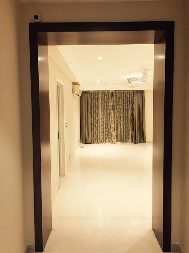 Residence at DLF Park Place, INTROSPECS INTROSPECS Modern Corridor, Hallway and Staircase Accessories & decoration