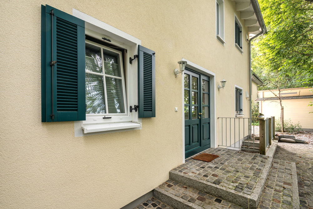 Stadtvilla im mediterranen Stil wir leben haus - Bauunternehmen in Bayern Villa villa,hauseingang