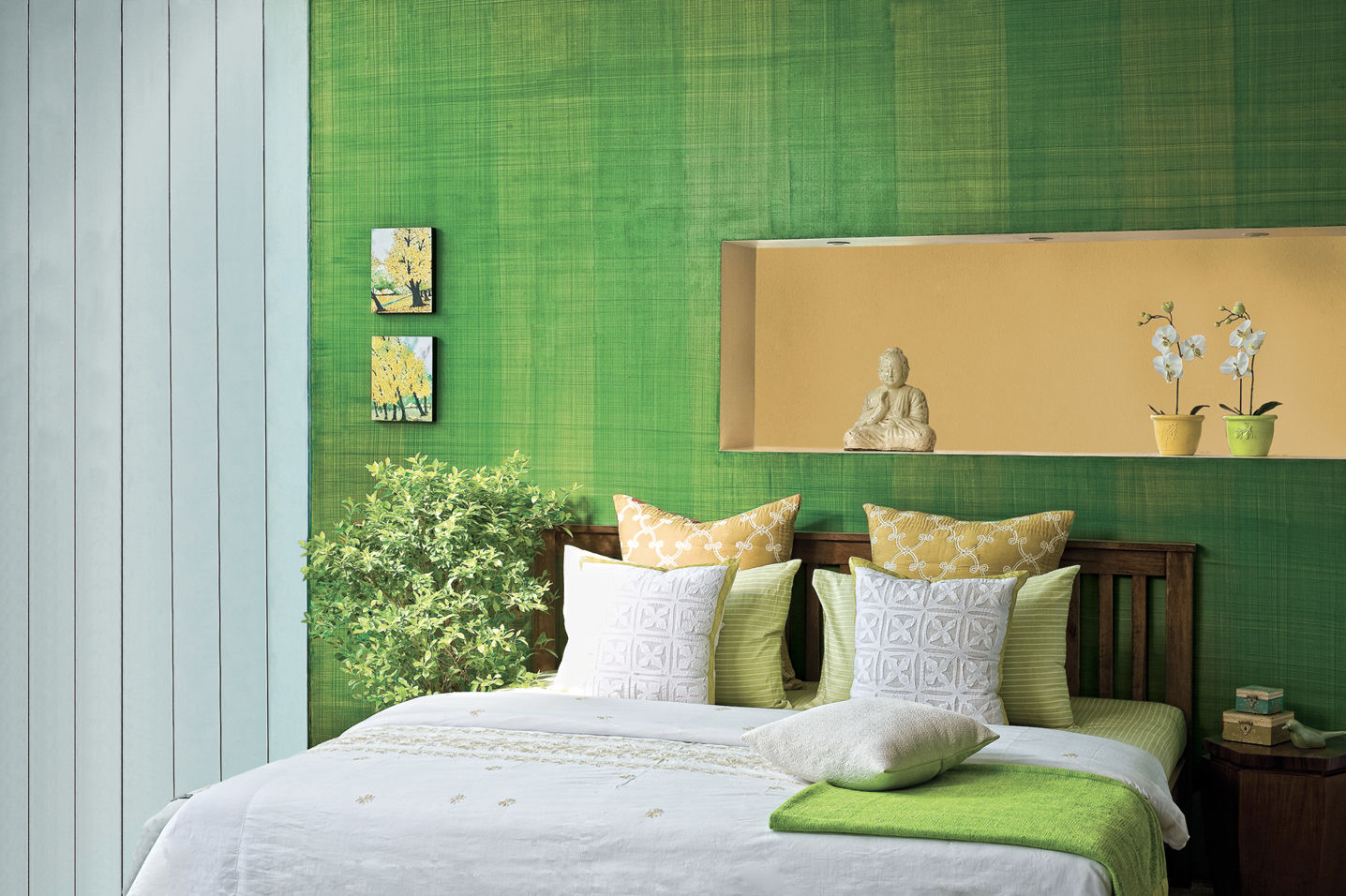 Tropical Spaces, Papersky Studio Papersky Studio Tropical style bedroom Furniture,Building,Green,Comfort,Azure,Wood,Textile,Plant,Architecture,Interior design
