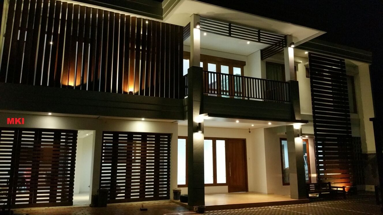 TS House, PT.Matabangun Kreatama Indonesia PT.Matabangun Kreatama Indonesia Casas de estilo tropical