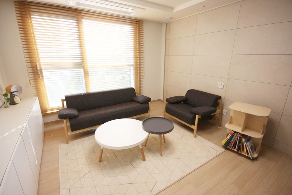 따뜻한 내츄럴 홈스타일링, homelatte homelatte Livings de estilo minimalista