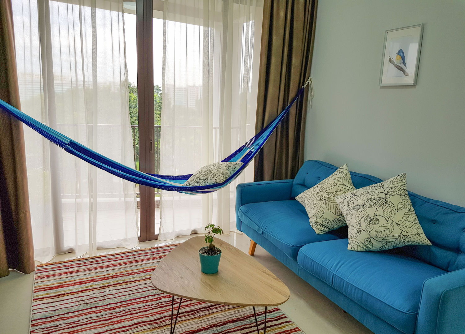 Luxury indoor hammock from ZEN hammocks in condo living room interior ZEN hammocks Living room Accessories & decoration