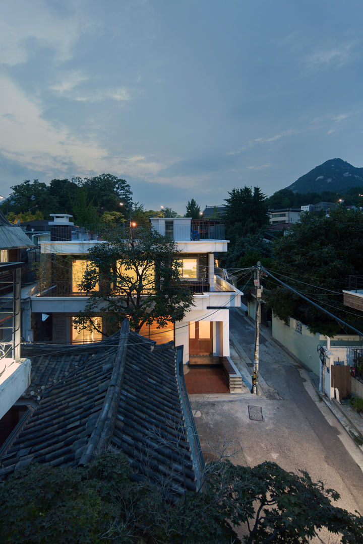 팔판동 단독주택, 서가 건축사사무소 서가 건축사사무소 Casas estilo moderno: ideas, arquitectura e imágenes