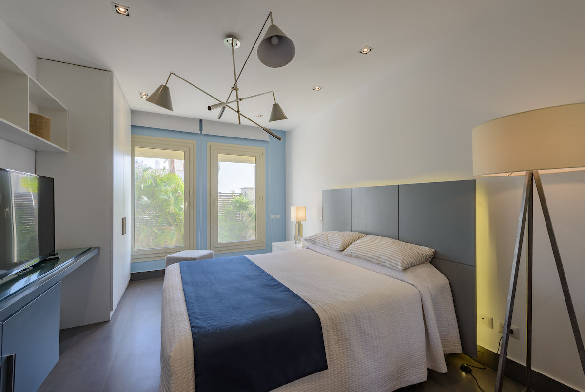 North Coast Villa, Hossam Nabil - Architects & Designers Hossam Nabil - Architects & Designers Modern style bedroom