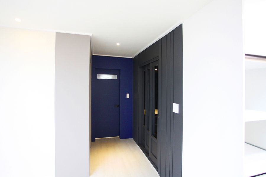 GM 하이빌, JUNDESIGN JUNDESIGN Modern Corridor, Hallway and Staircase