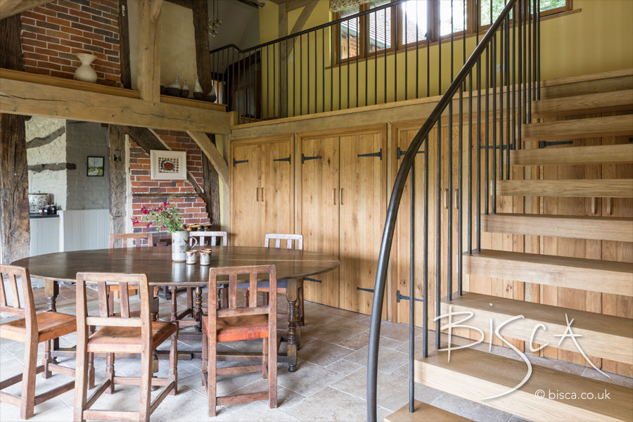 Staircase for Elizabethan timber framed property Bisca Staircases Schody Drewno O efekcie drewna bisca,bespoke staircase,staircase