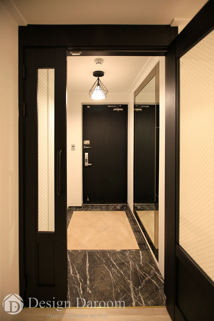 수유 두산위브 아파트 34py, Design Daroom 디자인다룸 Design Daroom 디자인다룸 Classic corridor, hallway & stairs