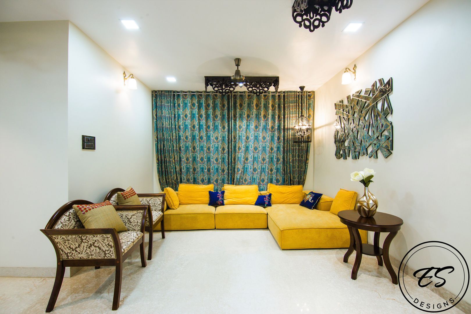 Goel's, Aanandam World City, Raipur, ES Designs ES Designs Moderne woonkamers