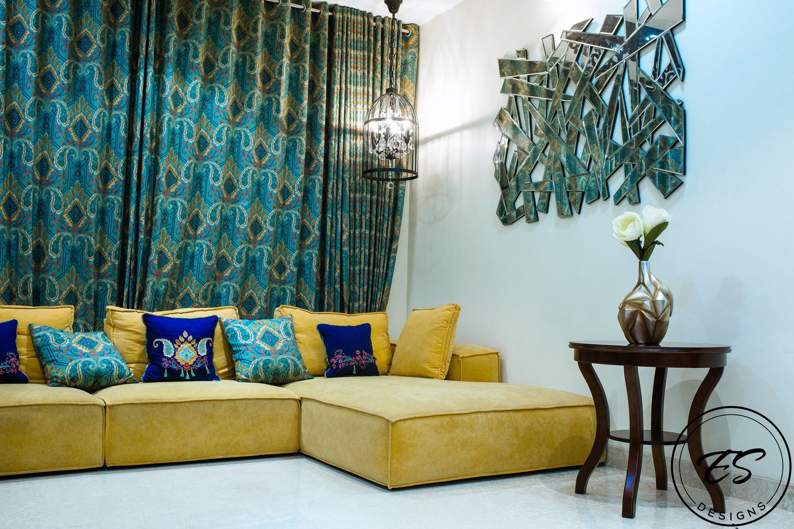 Goel's, Aanandam World City, Raipur, ES Designs ES Designs Modern living room