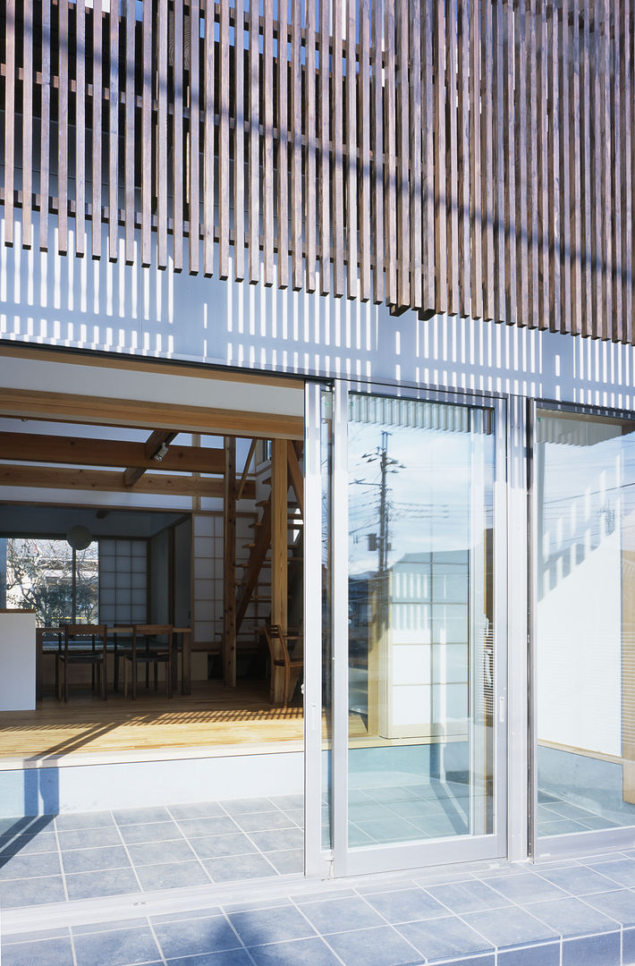 環境と一体化の家 株式会社 井川建築設計事務所 モダンスタイルの 玄関&廊下&階段