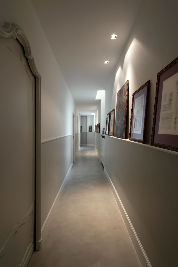 Casa a Pagano , Costa Zanibelli associati Costa Zanibelli associati Classic style corridor, hallway and stairs Concrete