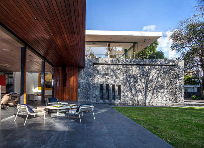 Terraza Jardín homify Balcones y terrazas modernos Granito