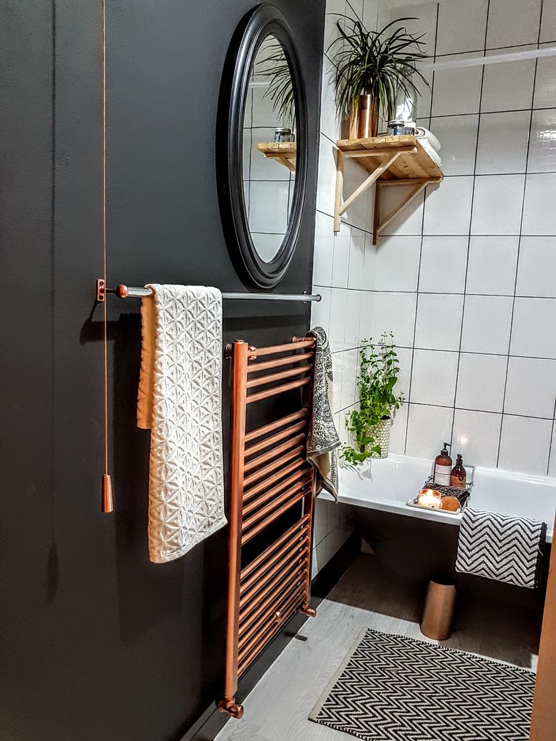Bathroom makeover THE FRESH INTERIOR COMPANY Casas de banho ecléticas copper,bathroom update,matt black,dark