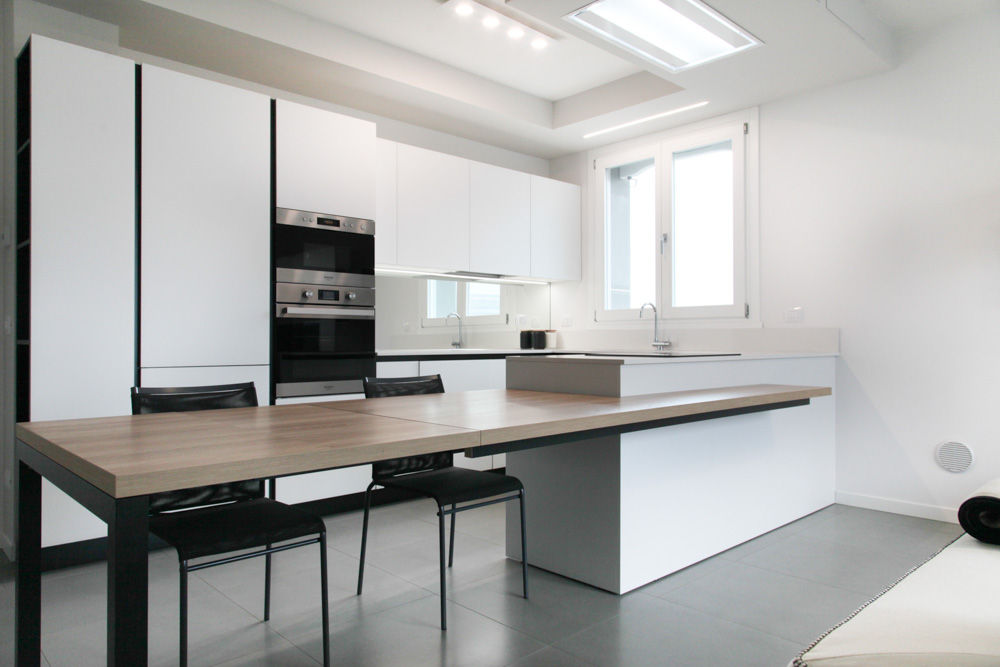 K12, Andrea Picinelli Andrea Picinelli Minimalist kitchen