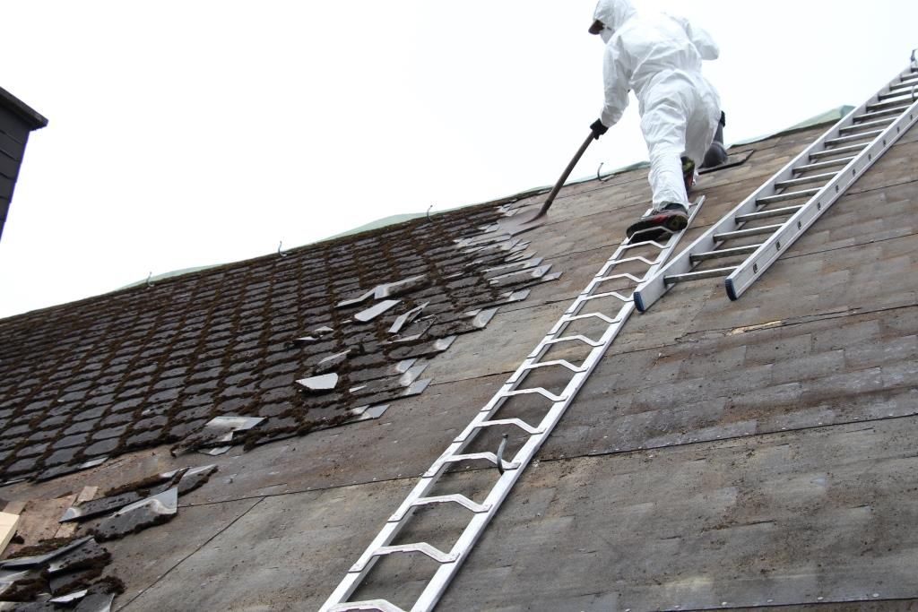 Asbestsanierung nach TRGS 519 in Bielefeld, Dachdeckermeisterbetrieb Dirk Lange Dachdeckermeisterbetrieb Dirk Lange Gable roof