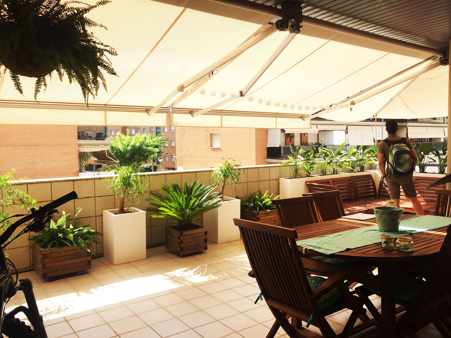 TERRAZA PARTICULAR - SANTBOI LLOBREGAT, BURESINNOVA S.A. BURESINNOVA S.A. Modern balcony, veranda & terrace