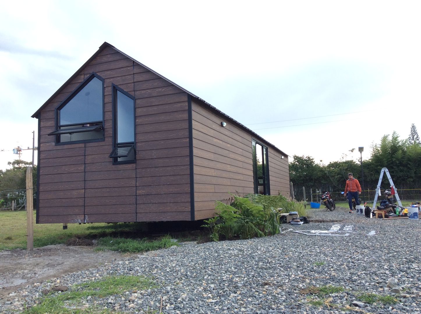 PROTOTIPO EXTEND _ Viviendas Refugio, @tresarquitectos @tresarquitectos Casas modernas