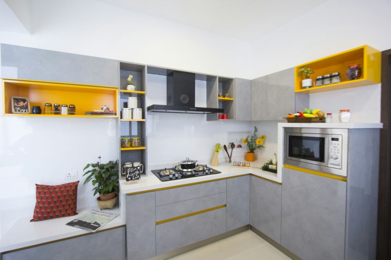 Embassy Pristine - Model Flat Kitchen, Renovatio Interio Renovatio Interio Muebles de cocinas Tablero DM