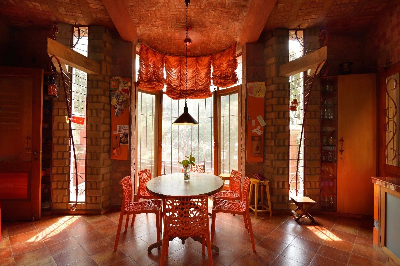 Green House, Tribuz Interiors Pvt. Ltd. Tribuz Interiors Pvt. Ltd. Eclectic style dining room