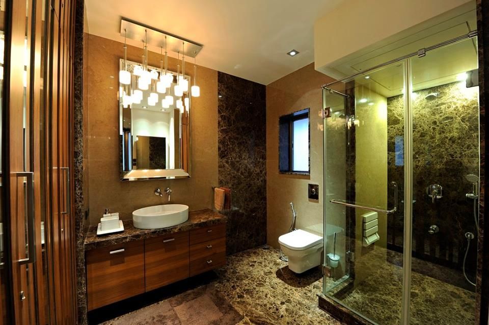 homify Modern bathroom