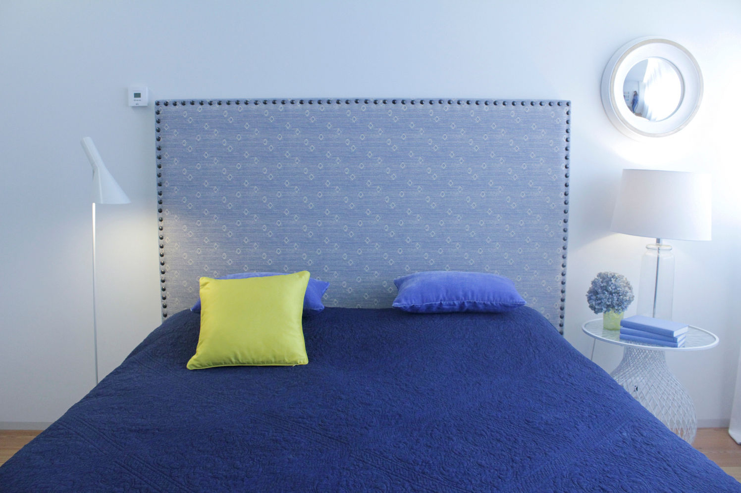 Bedroom homify Dormitorios de estilo moderno bedroom,bedroom decor,blue,blue and yellow,bed,double bed,holliday apartment,portugal apartment,oporto,decoration,interior designer