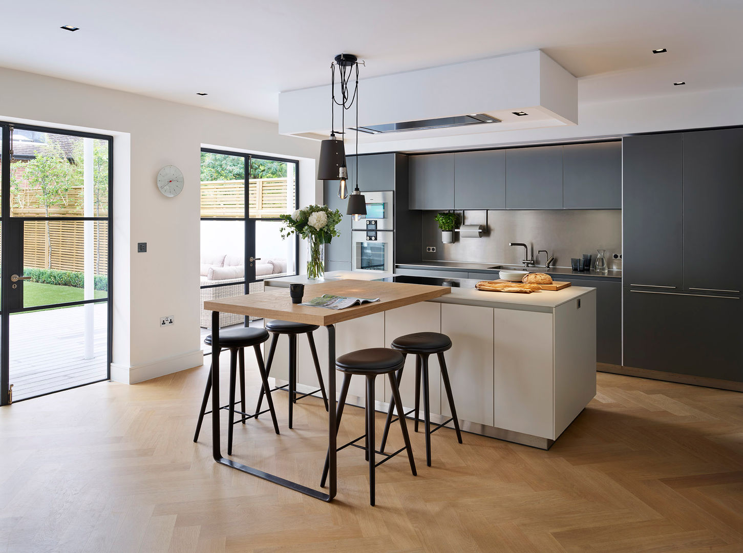 Timeless Living Kitchen Architecture Cocinas modernas kitchen architecture,bulthaup,bulthaup b3,bespoke kitchen,contemporary kitchen,integrated kitchen,integrated appliance,gagganau,kitchen island,breakfast bar,sociable living,family entertaining