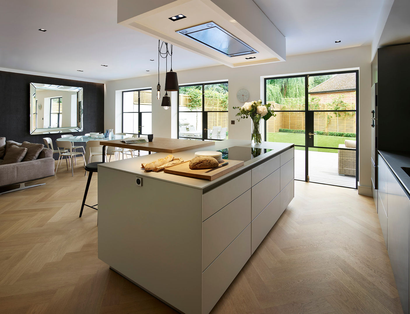 Timeless Living Kitchen Architecture Cocinas de estilo moderno kitchen architecture,bulthaup,bulthaup b3,bespoke kitchen,contemporary kitchen,kitchen island,breakfast bar,kitchen dining,open plan,open plan kitchen,sociable living,indoor outdoor