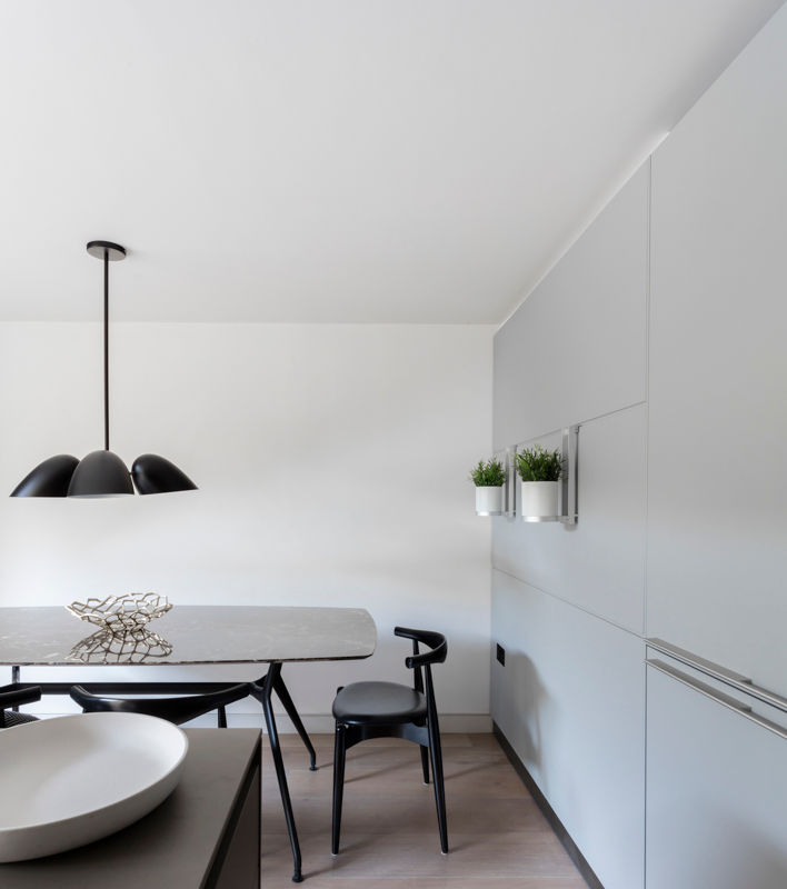 Farlow House Kitchen Architecture Modern Mutfak kitchen architecture,bulthaup,bulthaup b3,bespoke kitchen,bulthaup accessories,white kitchen,contemporary kitchen,integrated kitchen,kitchen dining,ceiling light