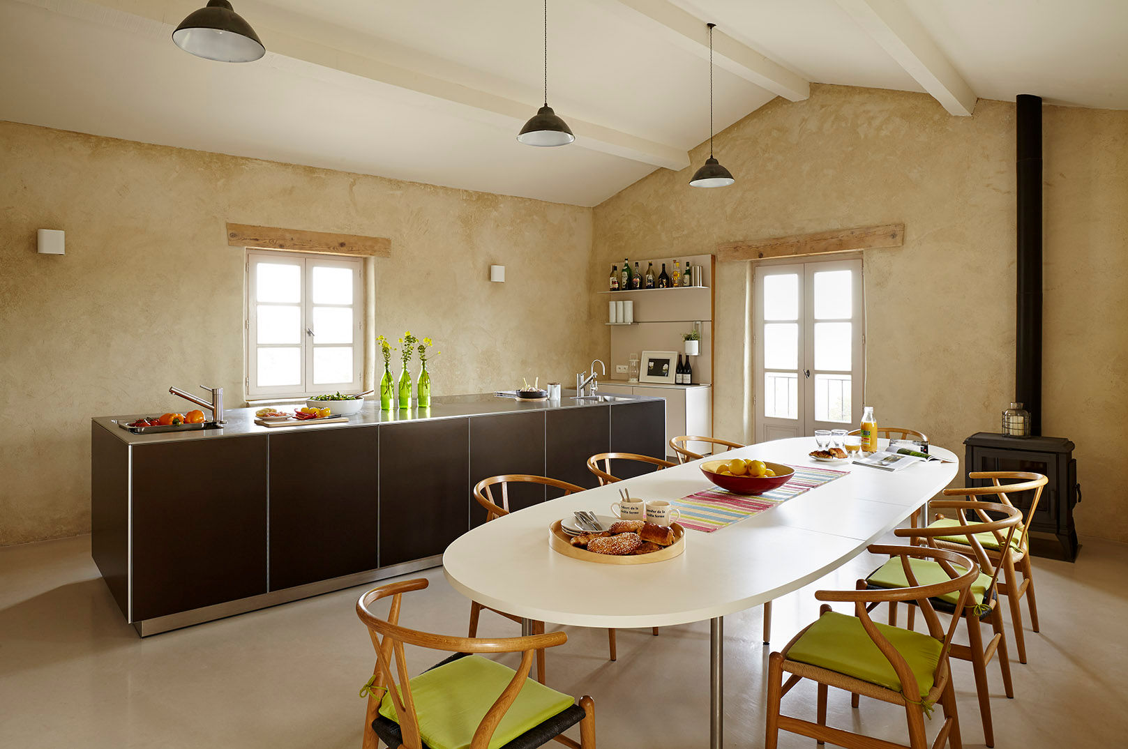 The old silk farm Kitchen Architecture Cocinas modernas: Ideas, imágenes y decoración kitchen architecture,bulthaup,bespoke kitchen,contemporary kitchen,kitchen island,kitchenn dining,open plan kitchen,integrated kitchen,holiday home