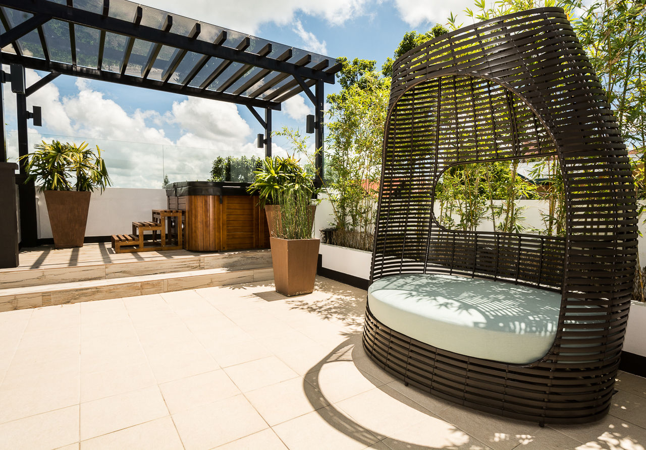 Tagaytay Southridge Estates, TG Designing Corner TG Designing Corner Modern balcony, veranda & terrace