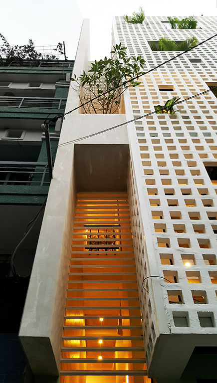 Q10 House, Studio8 Architecture & Urban Design Studio8 Architecture & Urban Design Cửa sổ gỗ